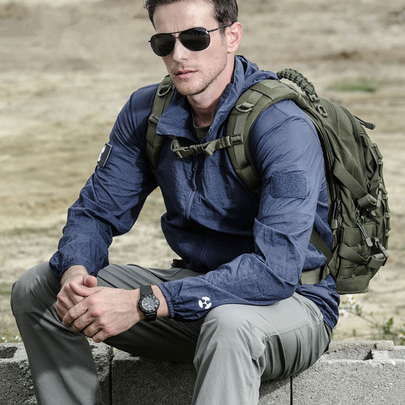 Leichte Outdoor-Jacke mit Kapuze – UPF 50+ &amp; Windschutz